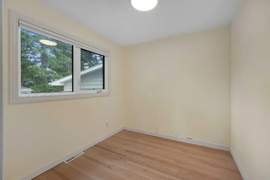 19 Haddock Road SW Calgary AB T2V 3J9
