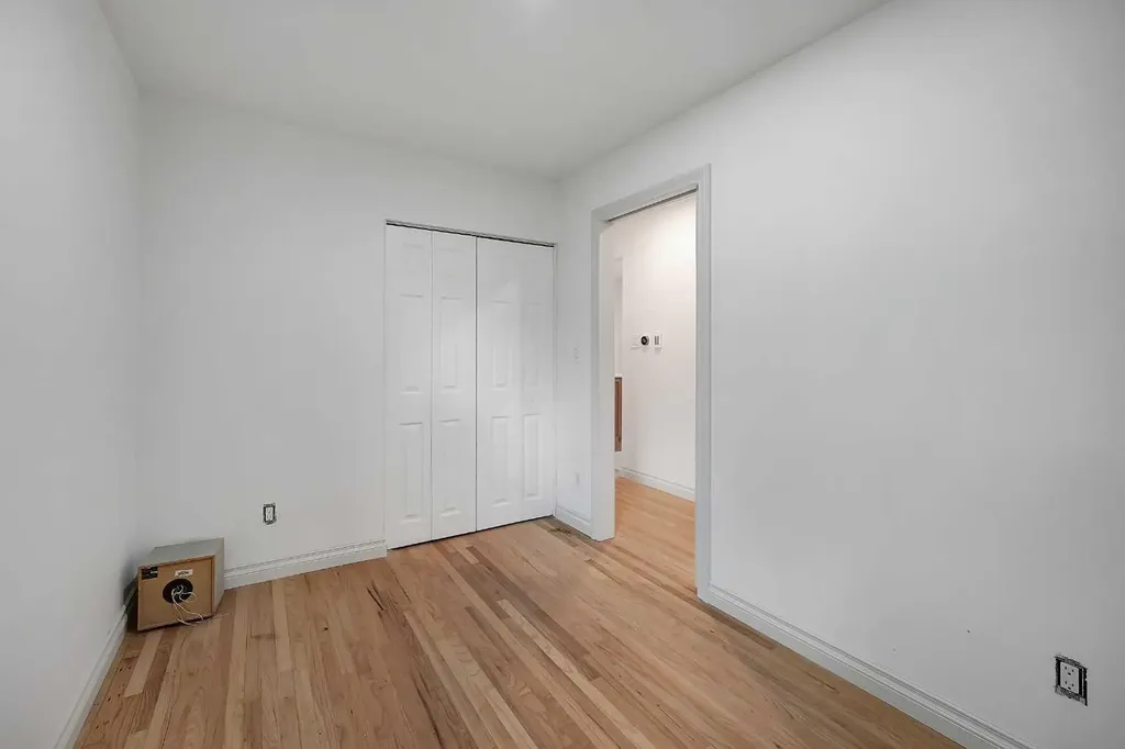 19 Haddock Road SW Calgary AB T2V 3J9