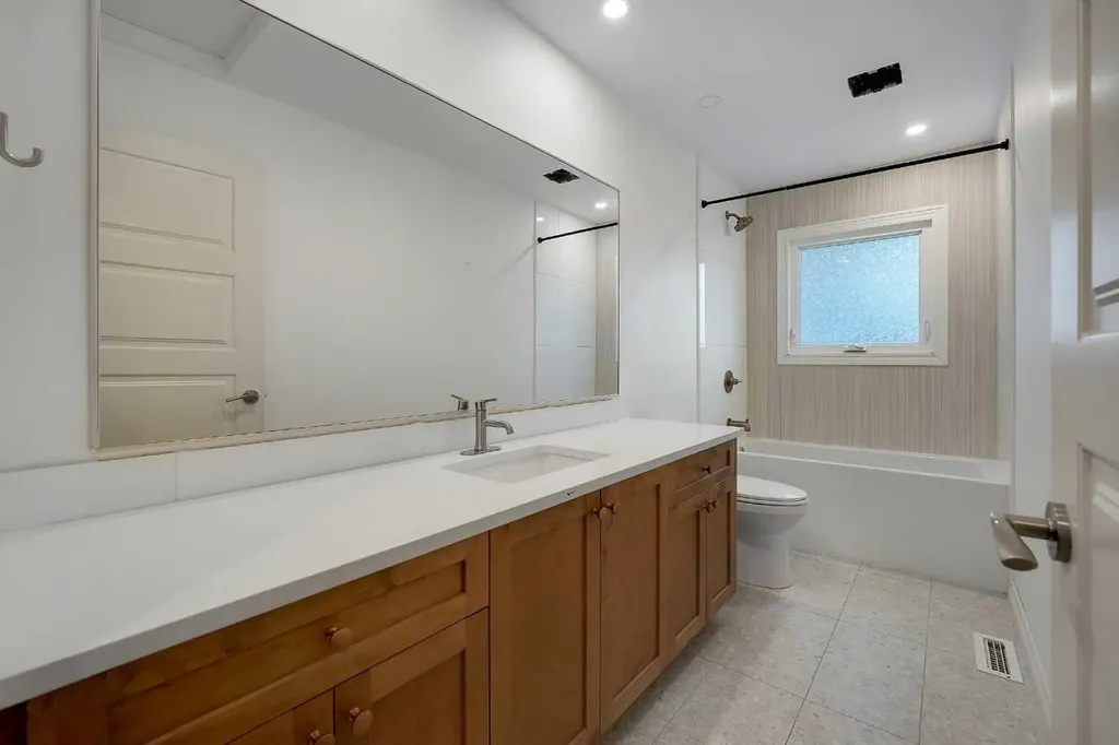 19 Haddock Road SW Calgary AB T2V 3J9