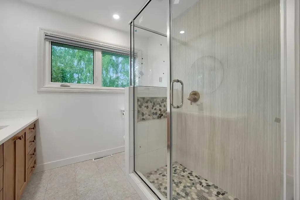 19 Haddock Road SW Calgary AB T2V 3J9