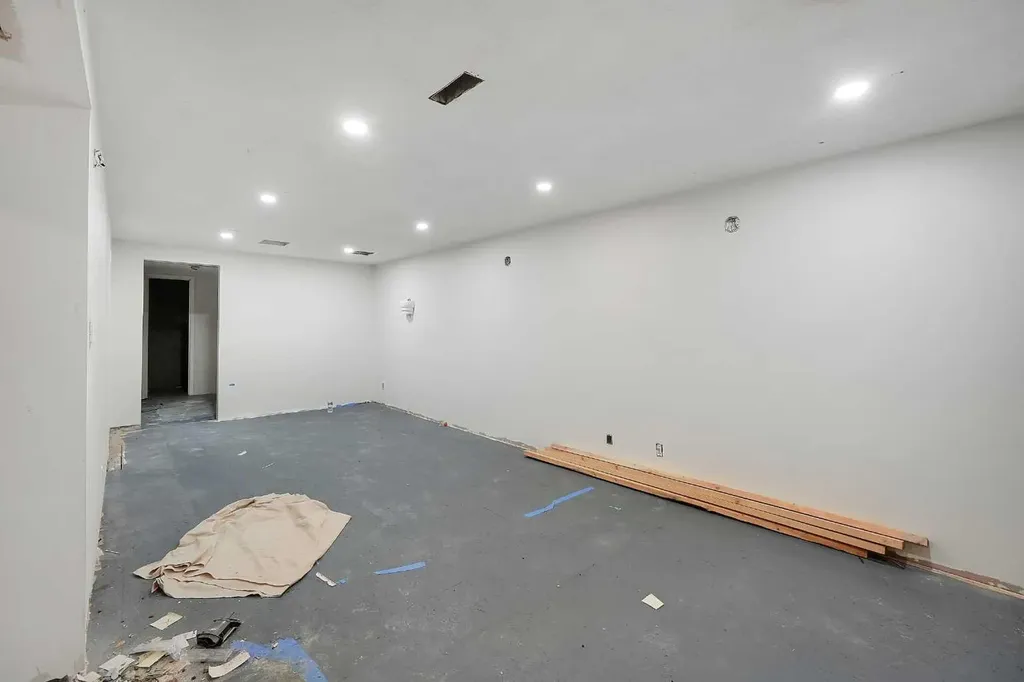 19 Haddock Road SW Calgary AB T2V 3J9