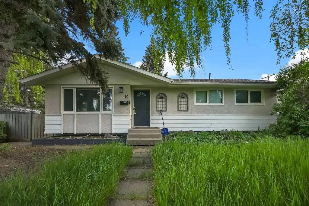 19 Haddock Road SW Calgary AB T2V 3J9