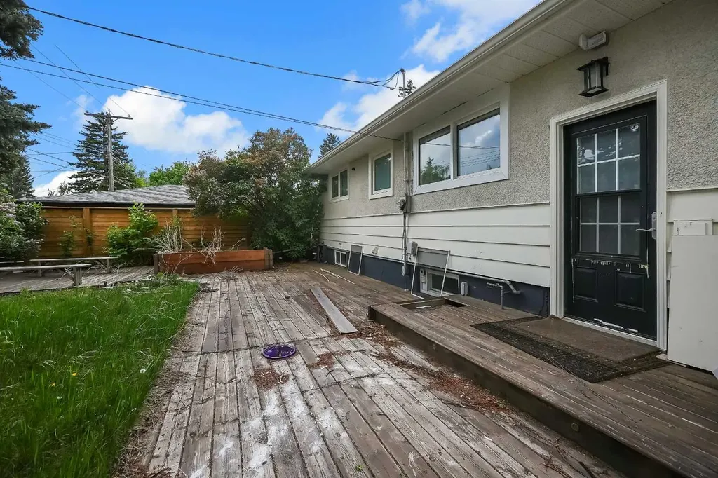 19 Haddock Road SW Calgary AB T2V 3J9