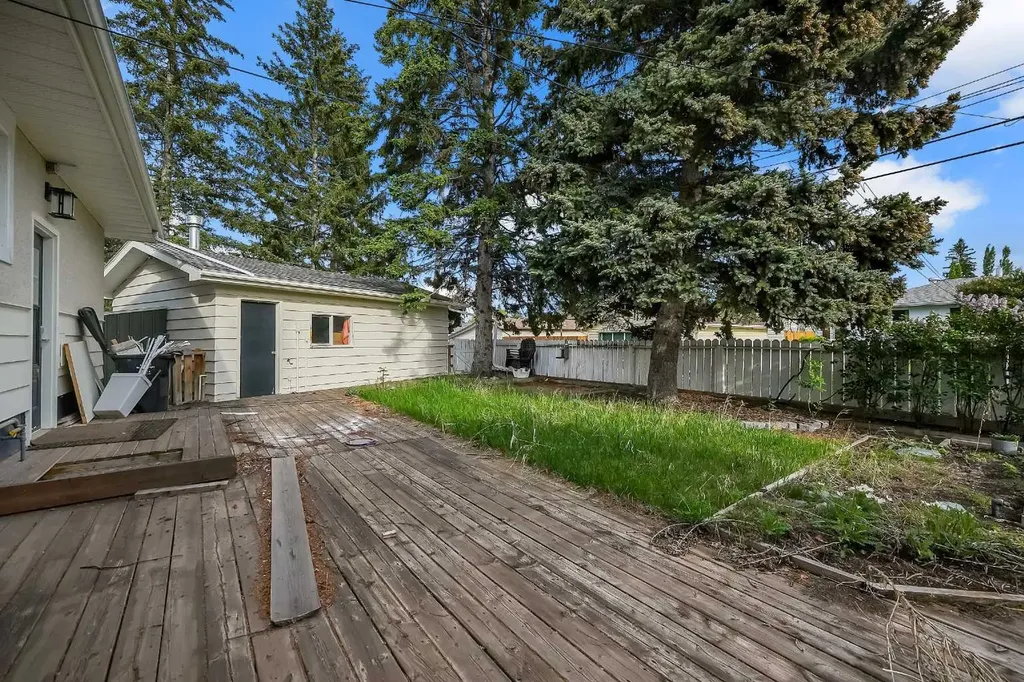 19 Haddock Road SW Calgary AB T2V 3J9