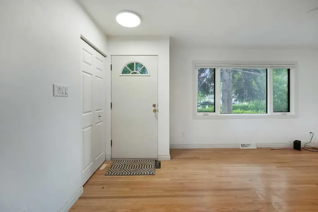 19 Haddock Road SW Calgary AB T2V 3J9