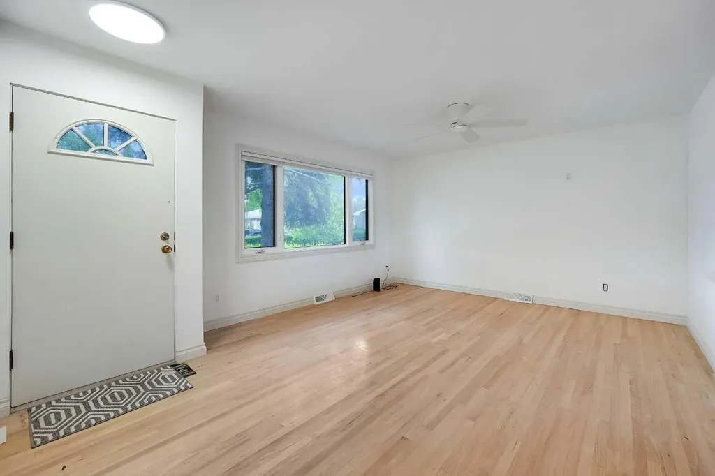 19 Haddock Road SW Calgary AB T2V 3J9