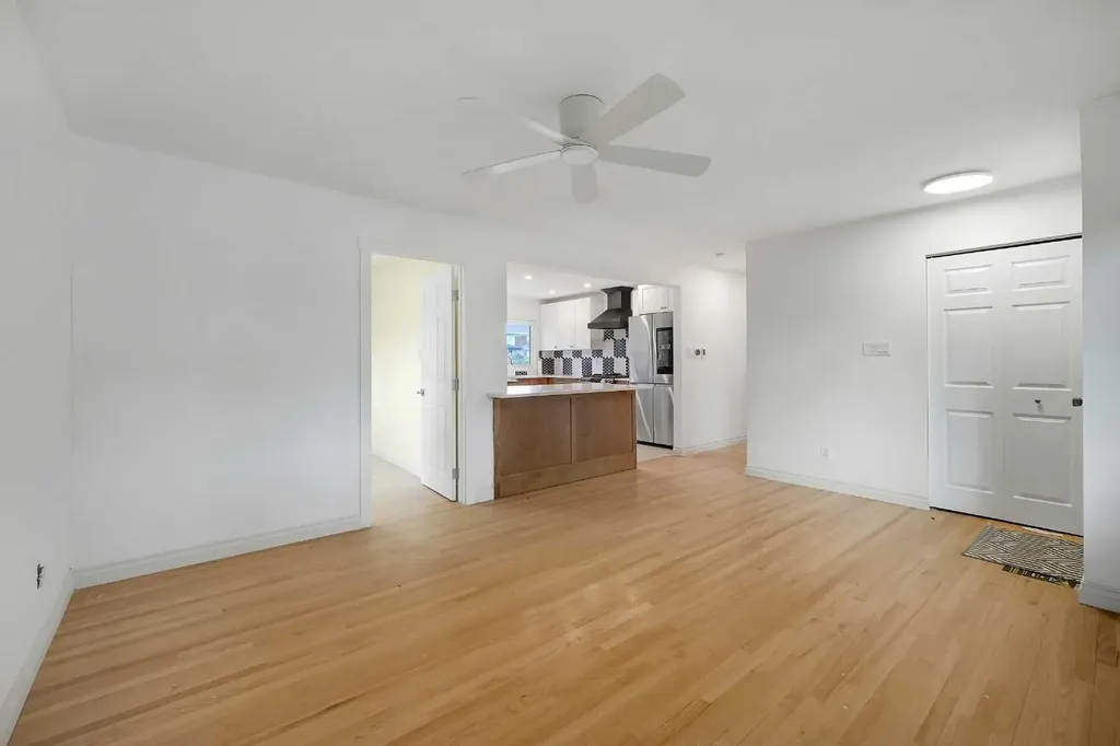 19 Haddock Road SW Calgary AB T2V 3J9