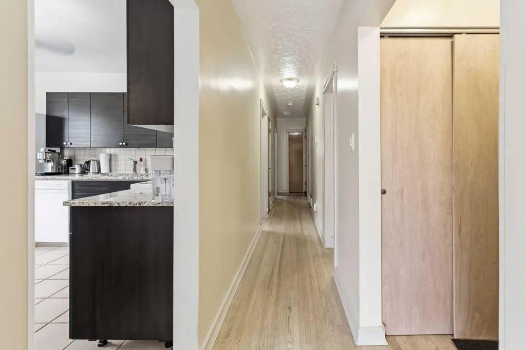 1108 15 Avenue NE Calgary AB T2E 1J3
