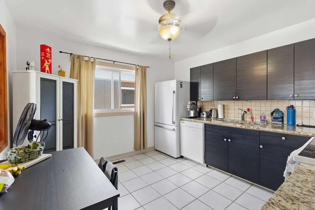 1108 15 Avenue NE Calgary AB T2E 1J3
