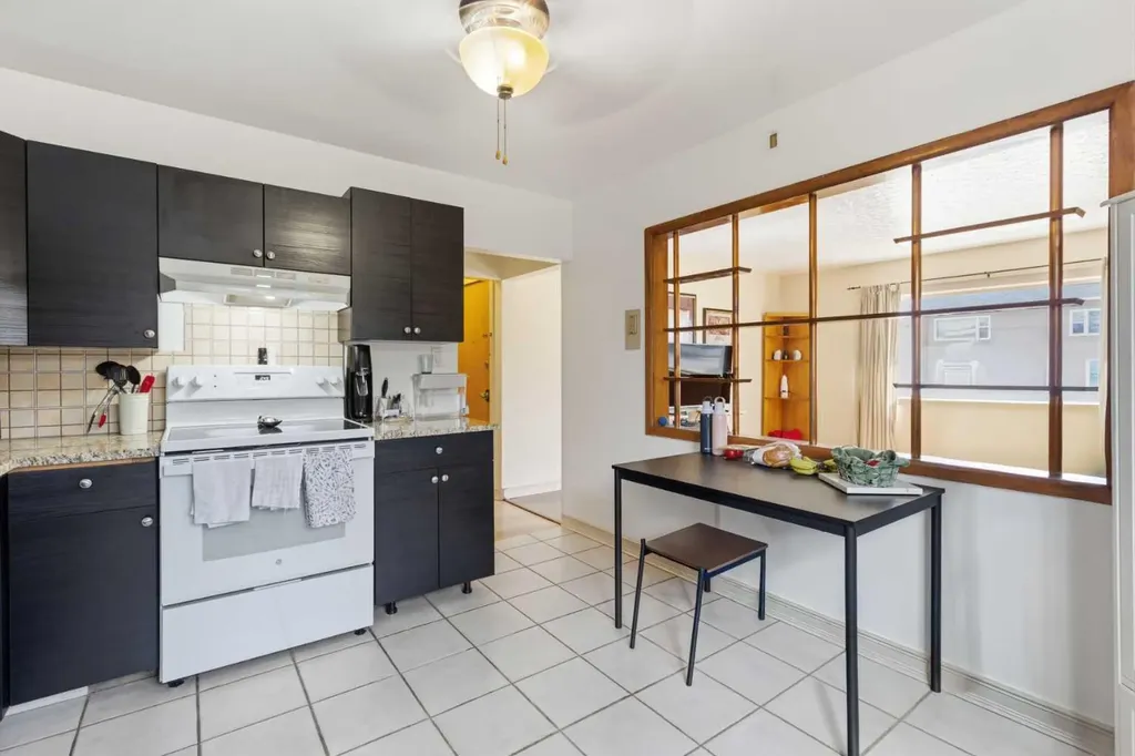 1108 15 Avenue NE Calgary AB T2E 1J3