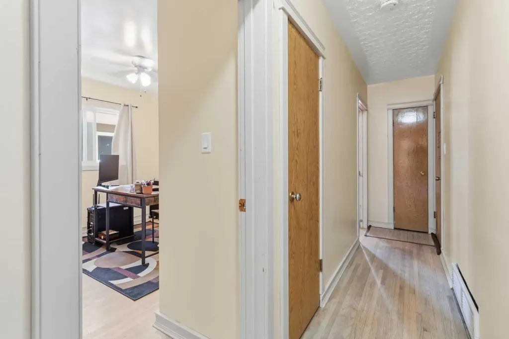 1108 15 Avenue NE Calgary AB T2E 1J3