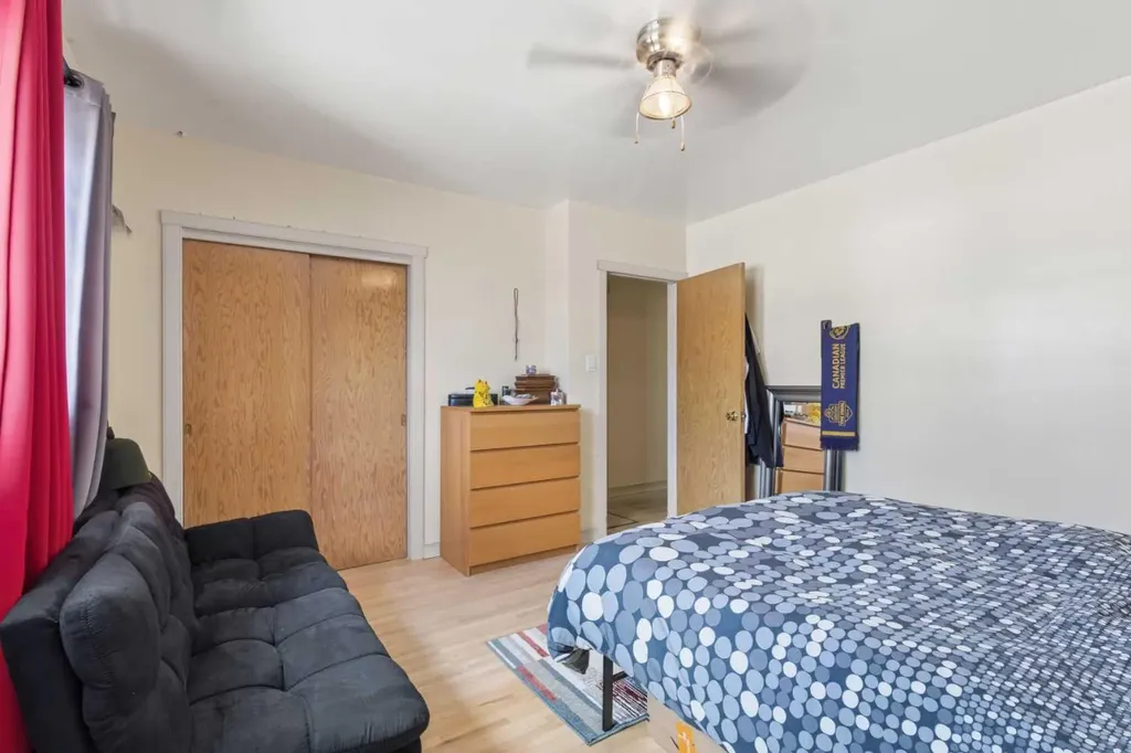 1108 15 Avenue NE Calgary AB T2E 1J3