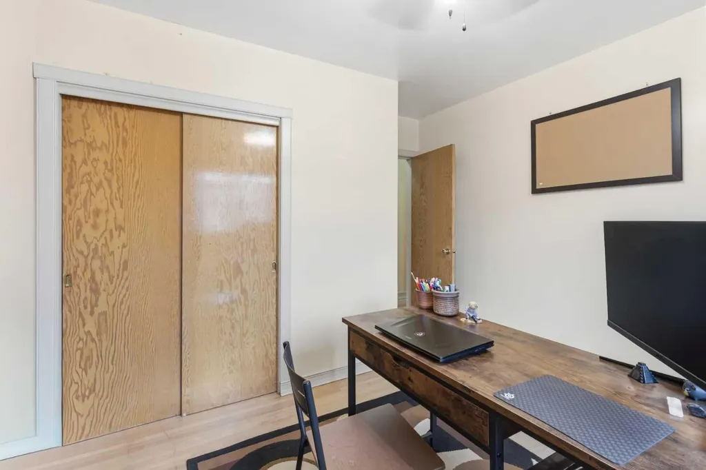 1108 15 Avenue NE Calgary AB T2E 1J3