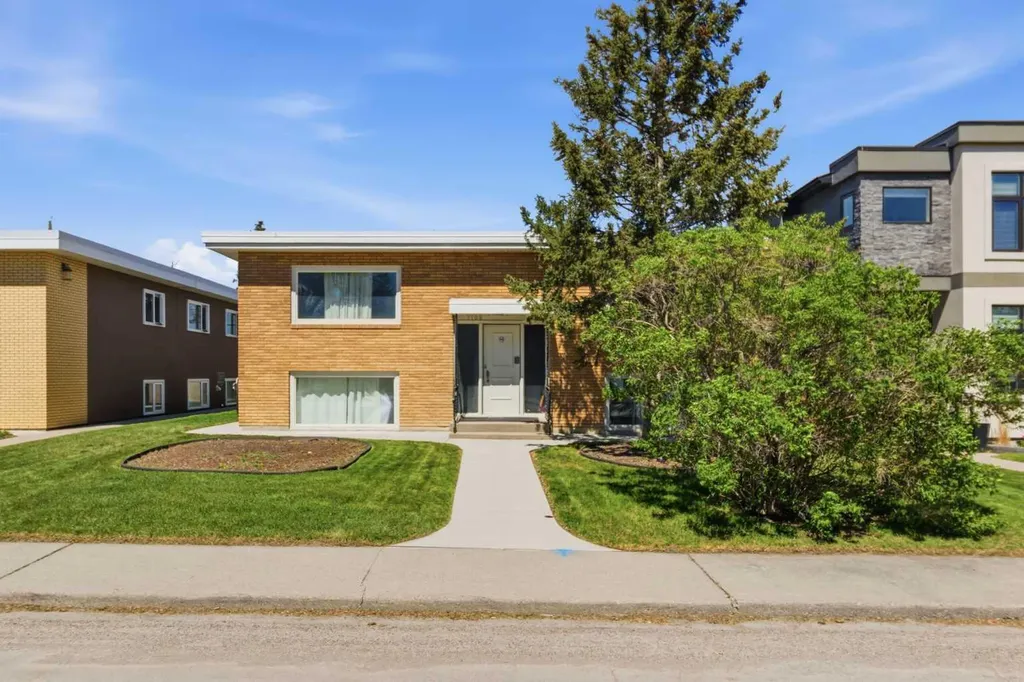 1108 15 Avenue NE Calgary AB T2E 1J3