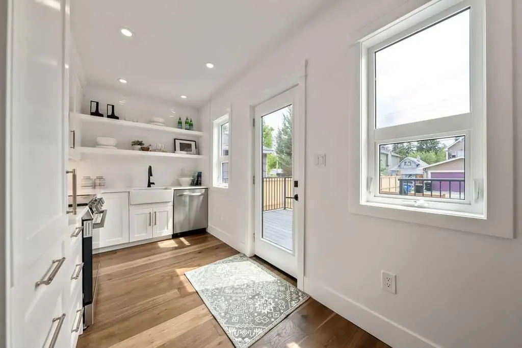 45 25 Avenue SW Calgary AB T2S 2X4
