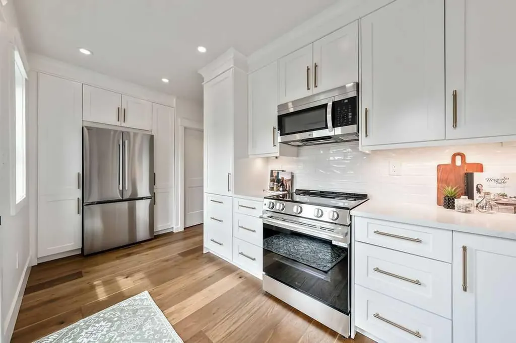 45 25 Avenue SW Calgary AB T2S 2X4