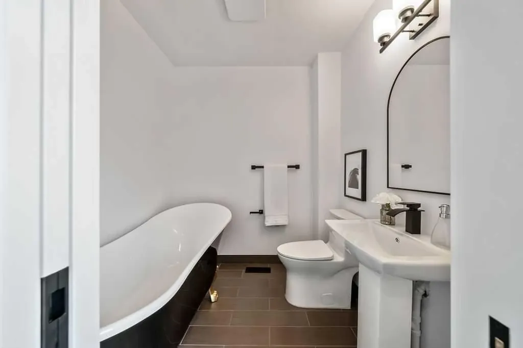 45 25 Avenue SW Calgary AB T2S 2X4