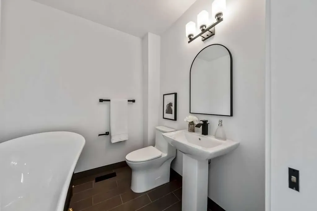 45 25 Avenue SW Calgary AB T2S 2X4