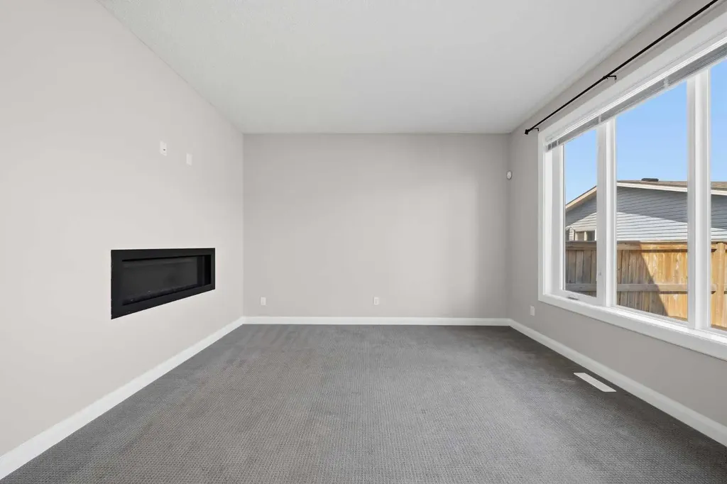 24 Evanspark Gardens NW Calgary AB T3P0G5