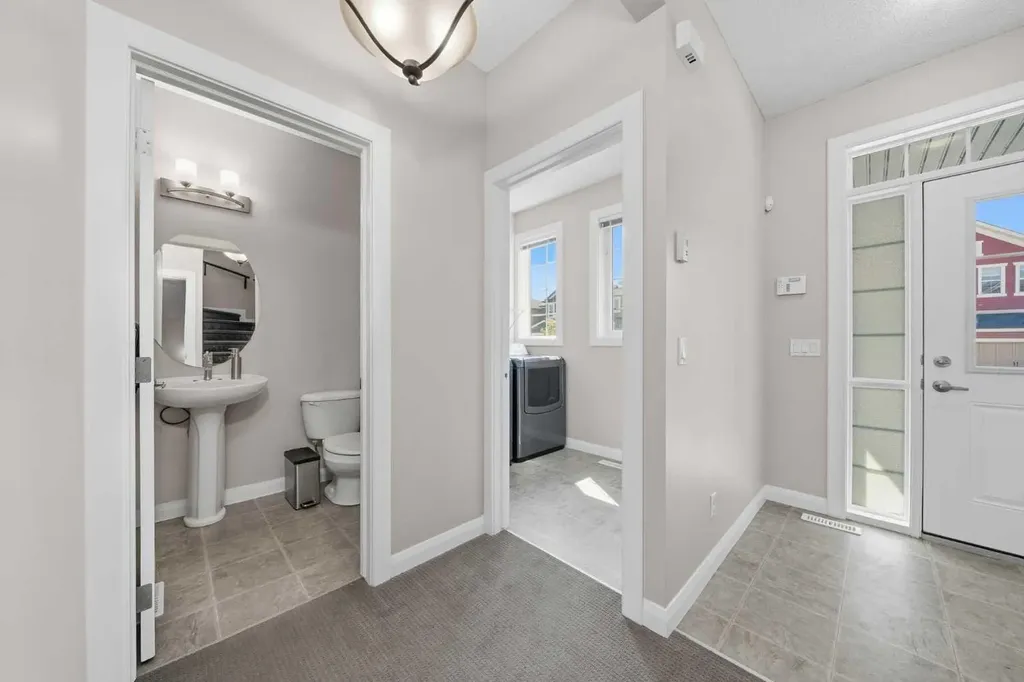 24 Evanspark Gardens NW Calgary AB T3P0G5