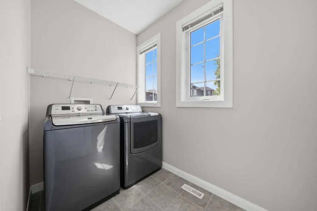 24 Evanspark Gardens NW Calgary AB T3P0G5