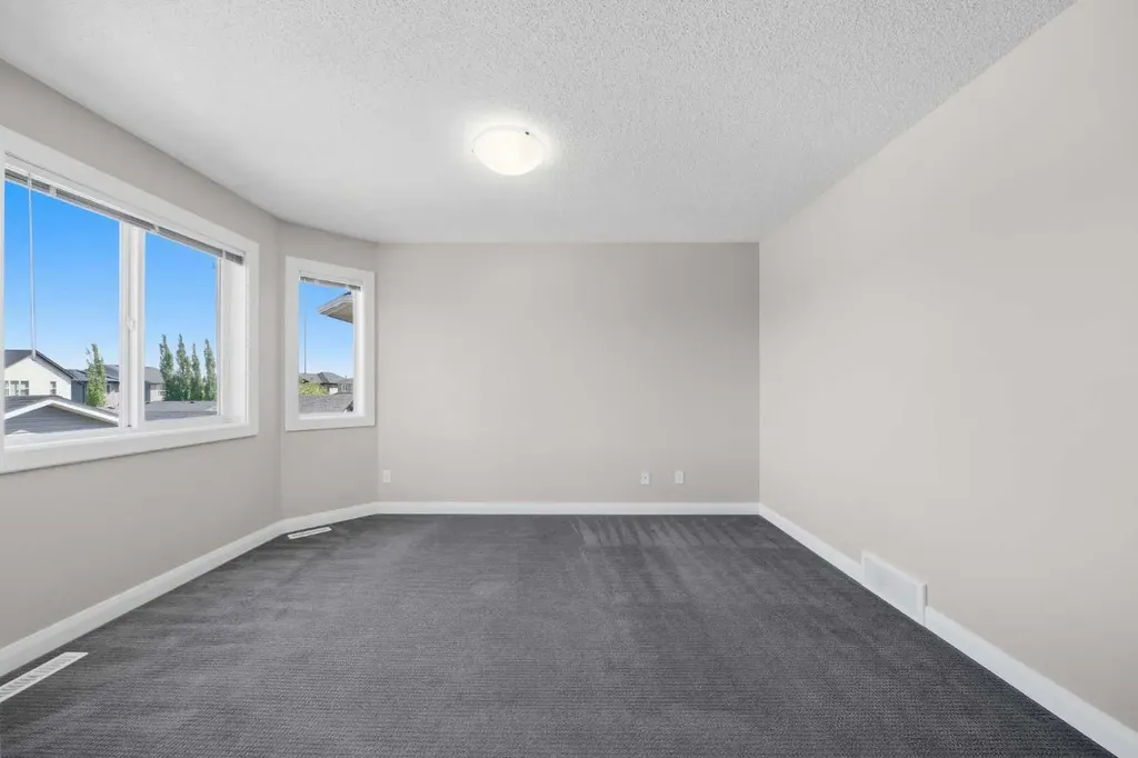 24 Evanspark Gardens NW Calgary AB T3P0G5