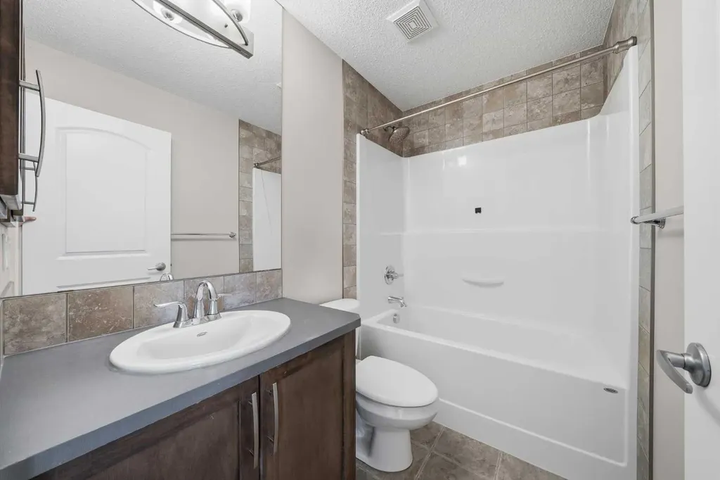 24 Evanspark Gardens NW Calgary AB T3P0G5