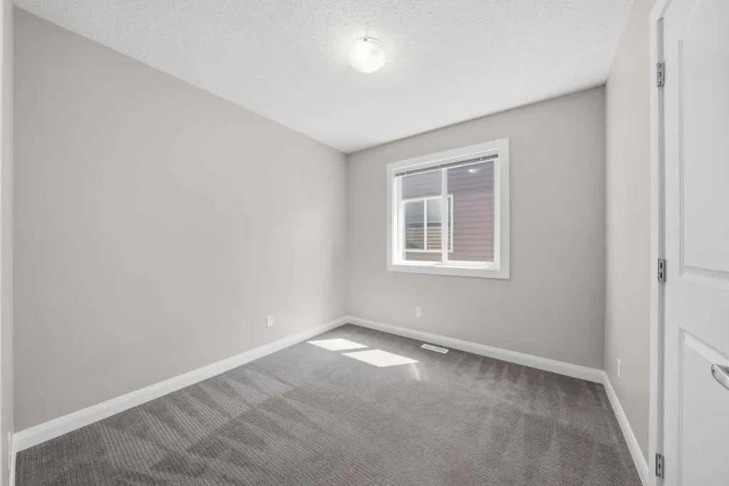 24 Evanspark Gardens NW Calgary AB T3P0G5