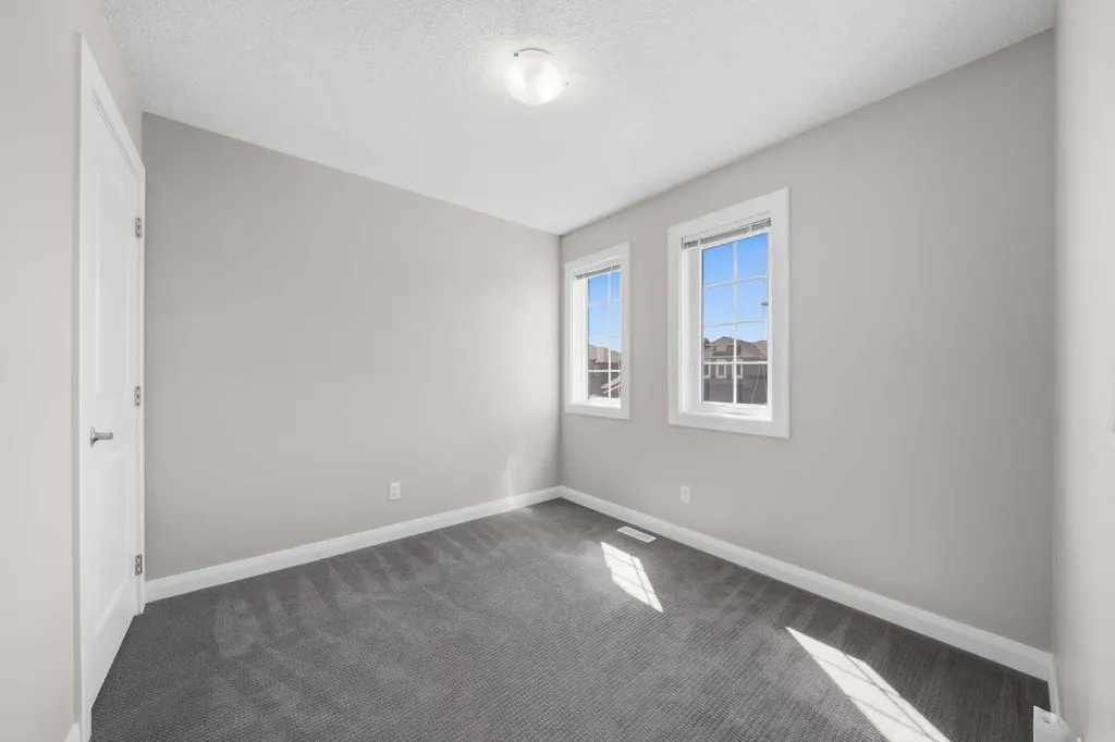 24 Evanspark Gardens NW Calgary AB T3P0G5