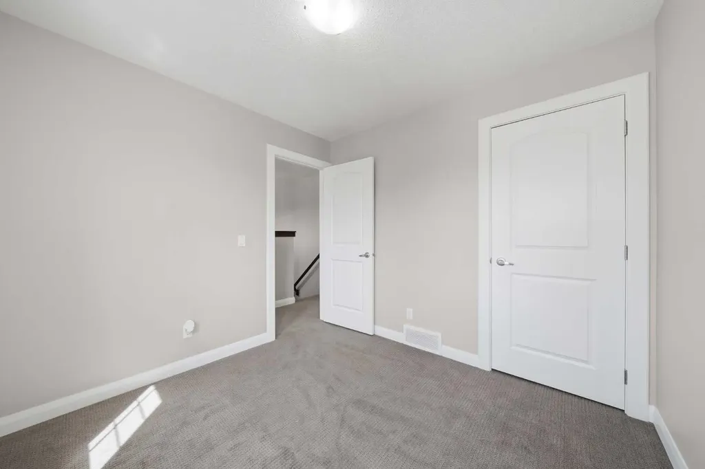 24 Evanspark Gardens NW Calgary AB T3P0G5