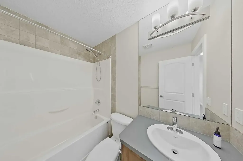 24 Evanspark Gardens NW Calgary AB T3P0G5