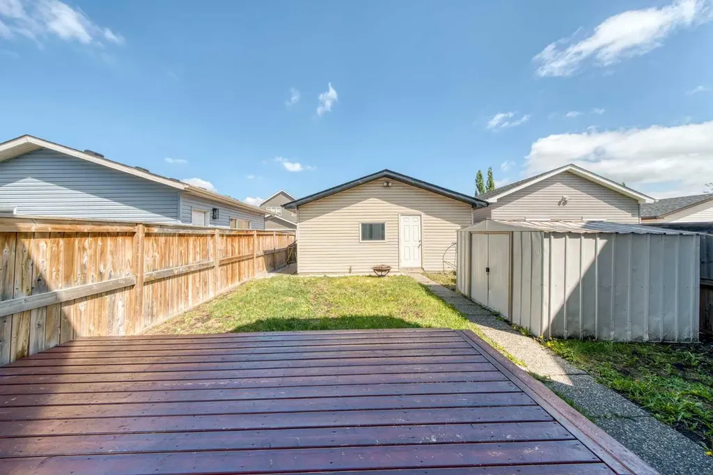 24 Evanspark Gardens NW Calgary AB T3P0G5