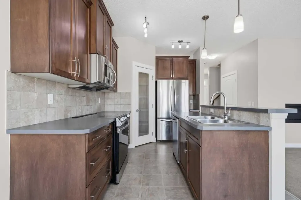 24 Evanspark Gardens NW Calgary AB T3P0G5