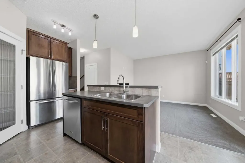 24 Evanspark Gardens NW Calgary AB T3P0G5