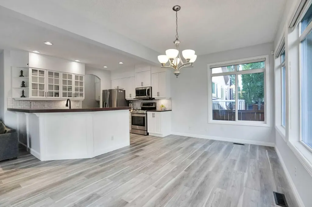 74 Cranleigh Green SE Calgary AB T3M 1J2