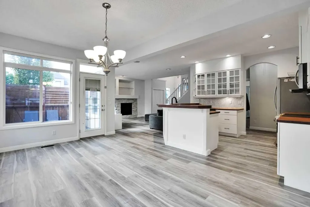 74 Cranleigh Green SE Calgary AB T3M 1J2
