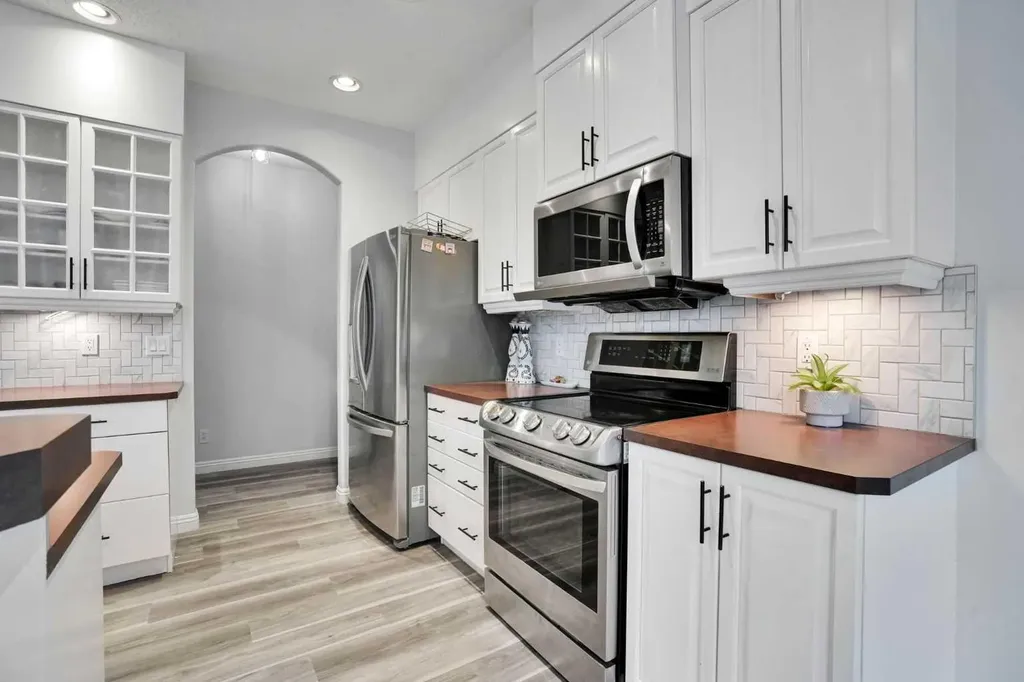 74 Cranleigh Green SE Calgary AB T3M 1J2