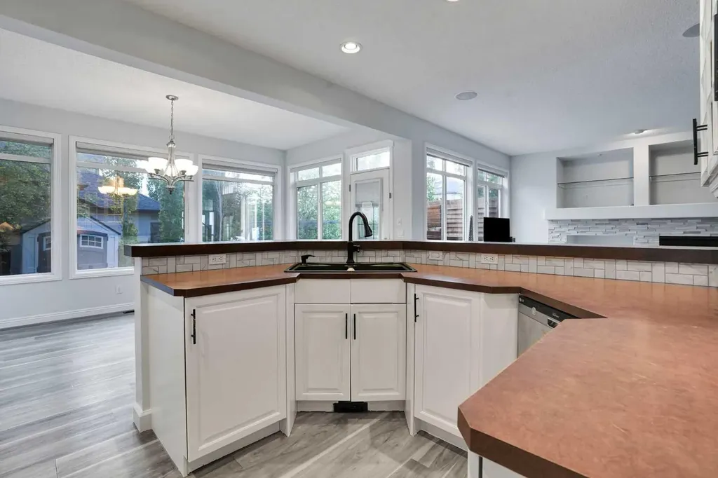 74 Cranleigh Green SE Calgary AB T3M 1J2