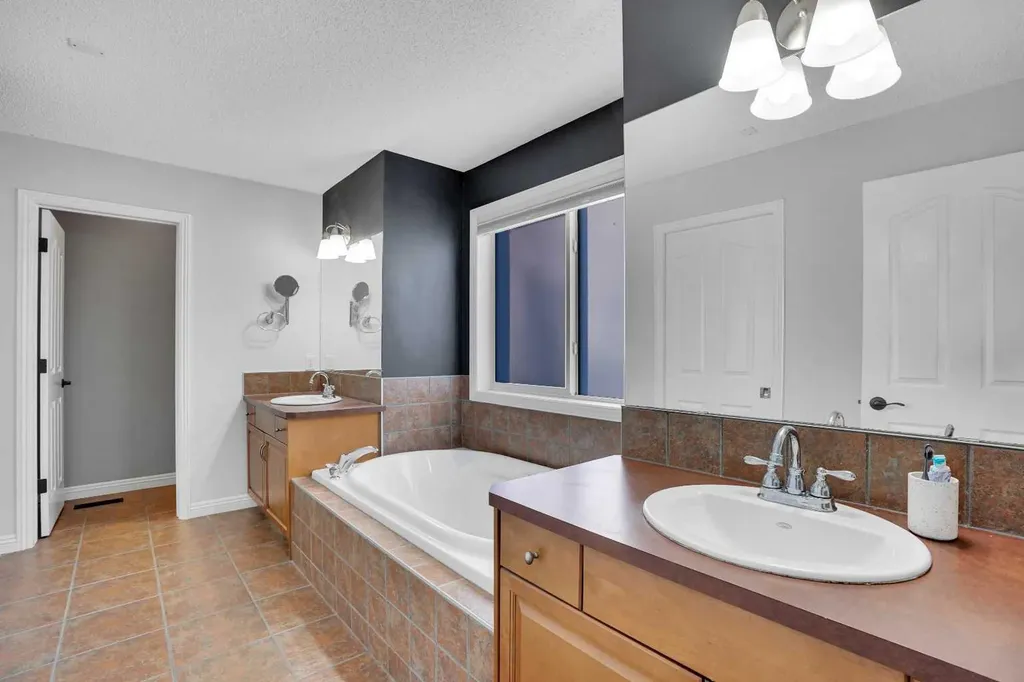 74 Cranleigh Green SE Calgary AB T3M 1J2
