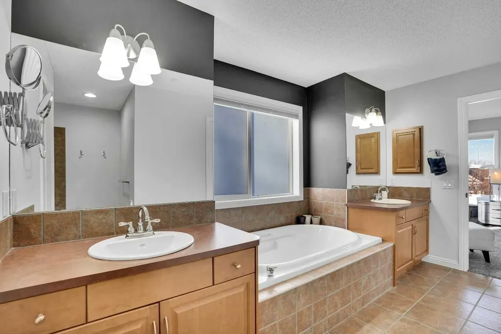 74 Cranleigh Green SE Calgary AB T3M 1J2