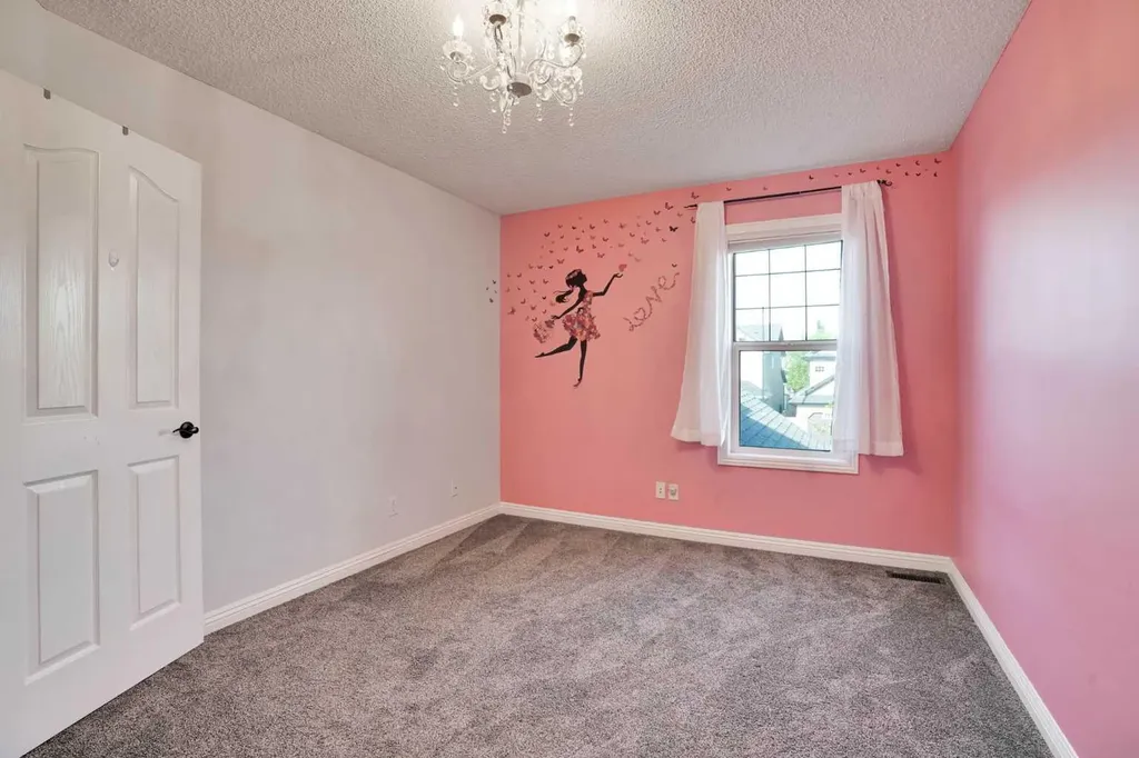 74 Cranleigh Green SE Calgary AB T3M 1J2