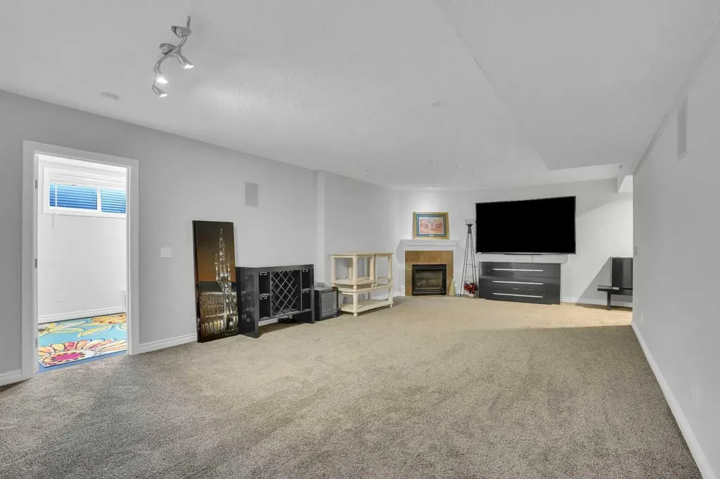 74 Cranleigh Green SE Calgary AB T3M 1J2