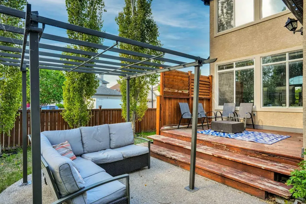 74 Cranleigh Green SE Calgary AB T3M 1J2