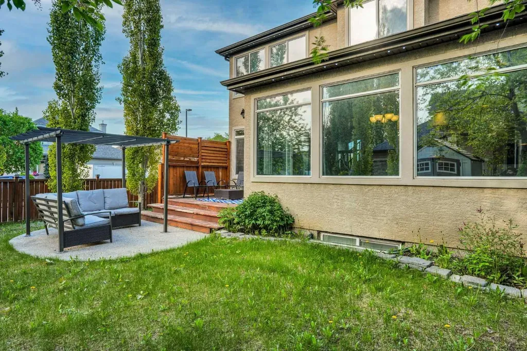 74 Cranleigh Green SE Calgary AB T3M 1J2