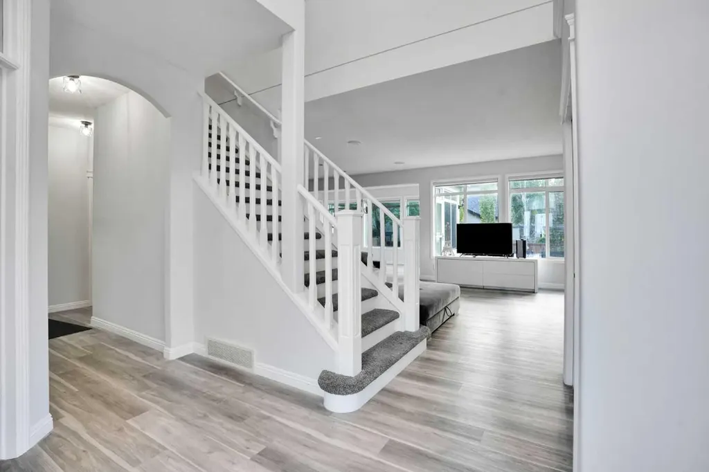 74 Cranleigh Green SE Calgary AB T3M 1J2