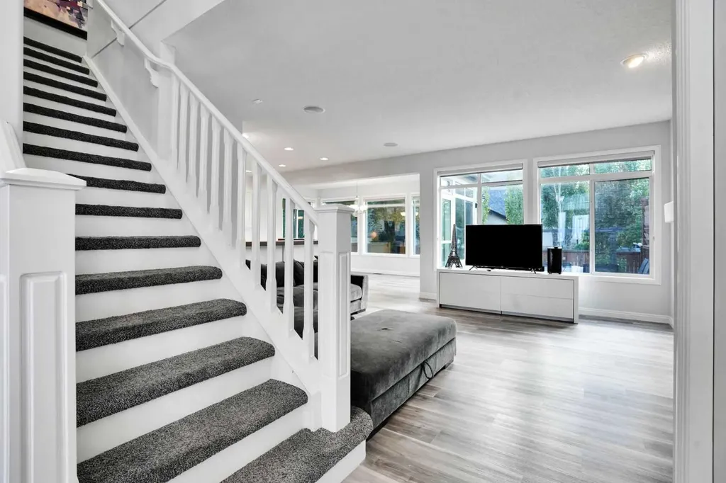 74 Cranleigh Green SE Calgary AB T3M 1J2