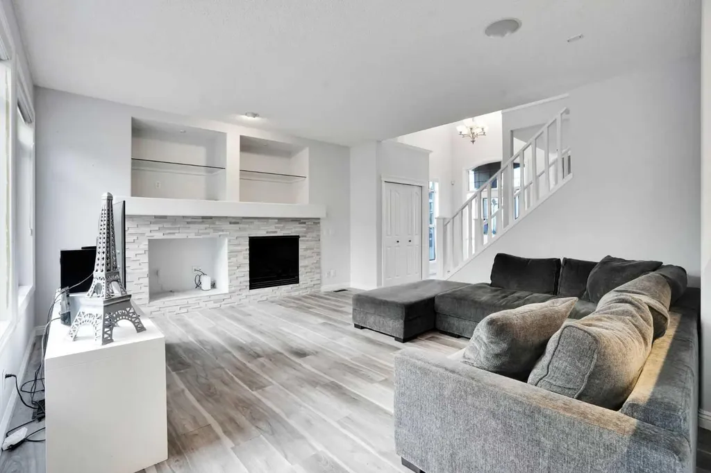 74 Cranleigh Green SE Calgary AB T3M 1J2