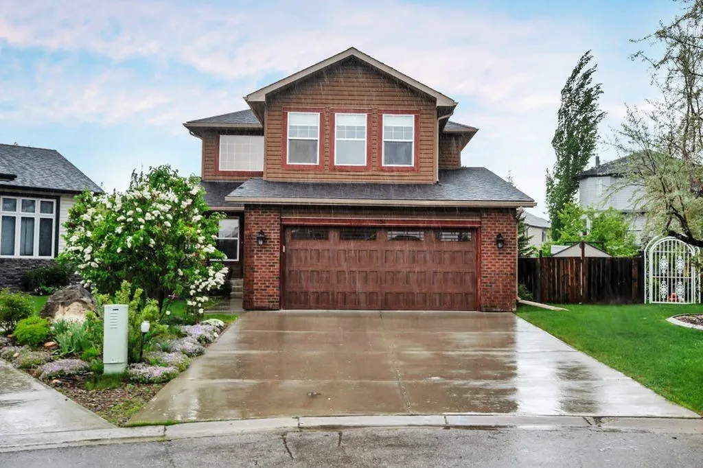 151 Cove Place Chestermere AB T1X 1J6