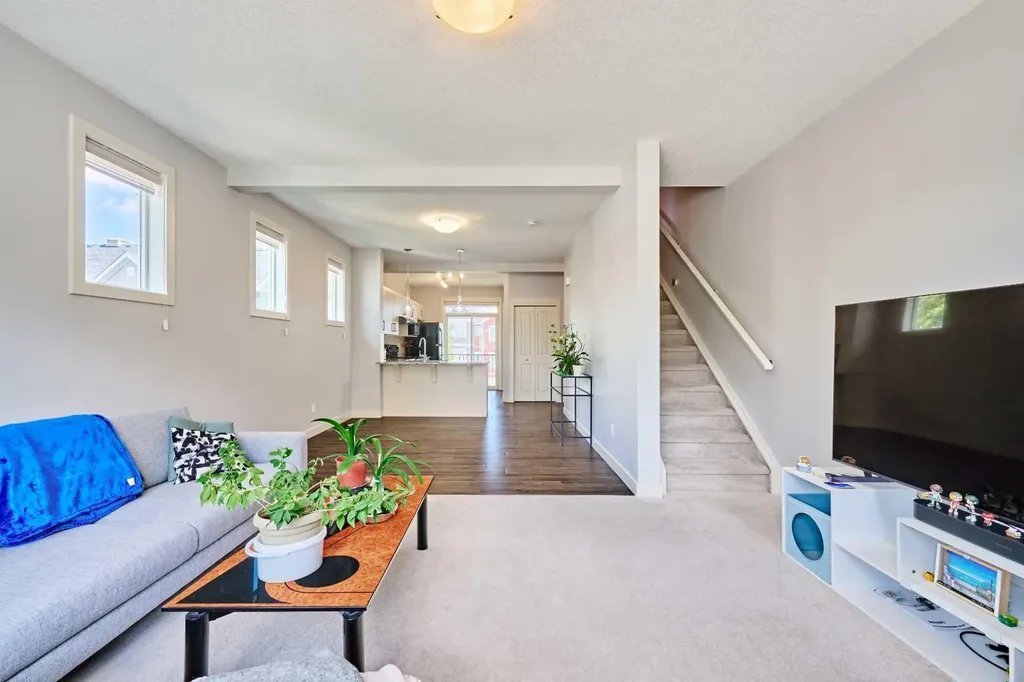 355 Nolancrest Heights NW Calgary AB T3R0Z9
