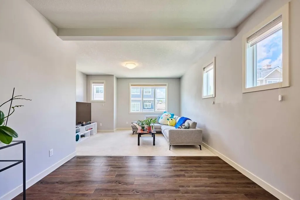 355 Nolancrest Heights NW Calgary AB T3R0Z9
